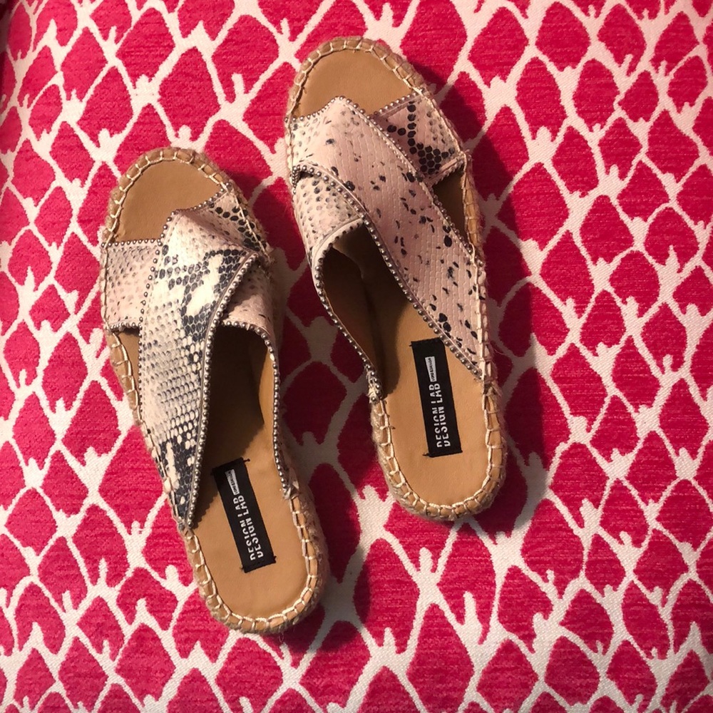 NWOT Lord & Taylor Snake Print Sandals Sz 7.5
